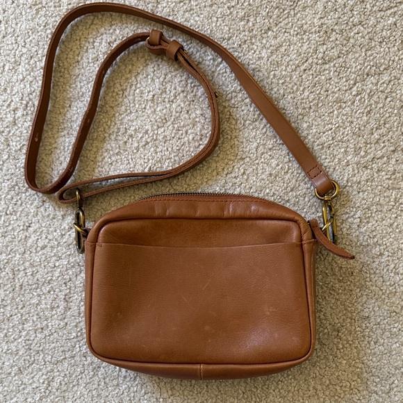 Madewell The Carabiner Medium Crossbody Bag - Picture 3 of 3